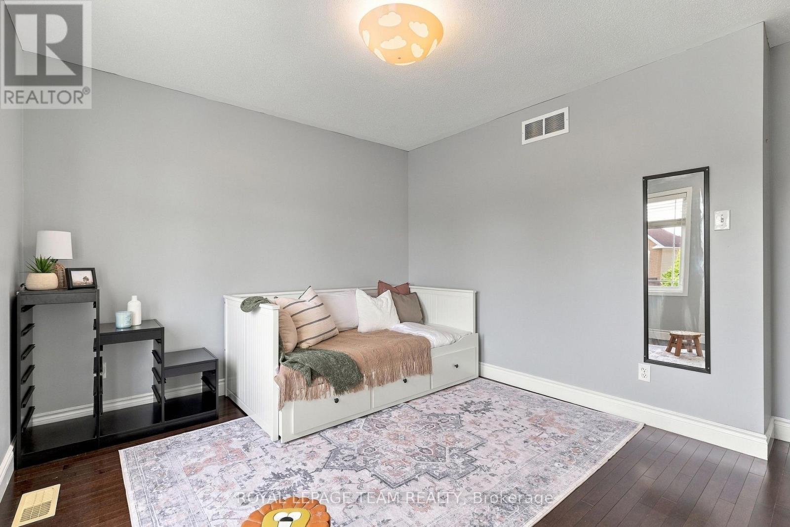 216 Sorento Street, Ottawa, ON