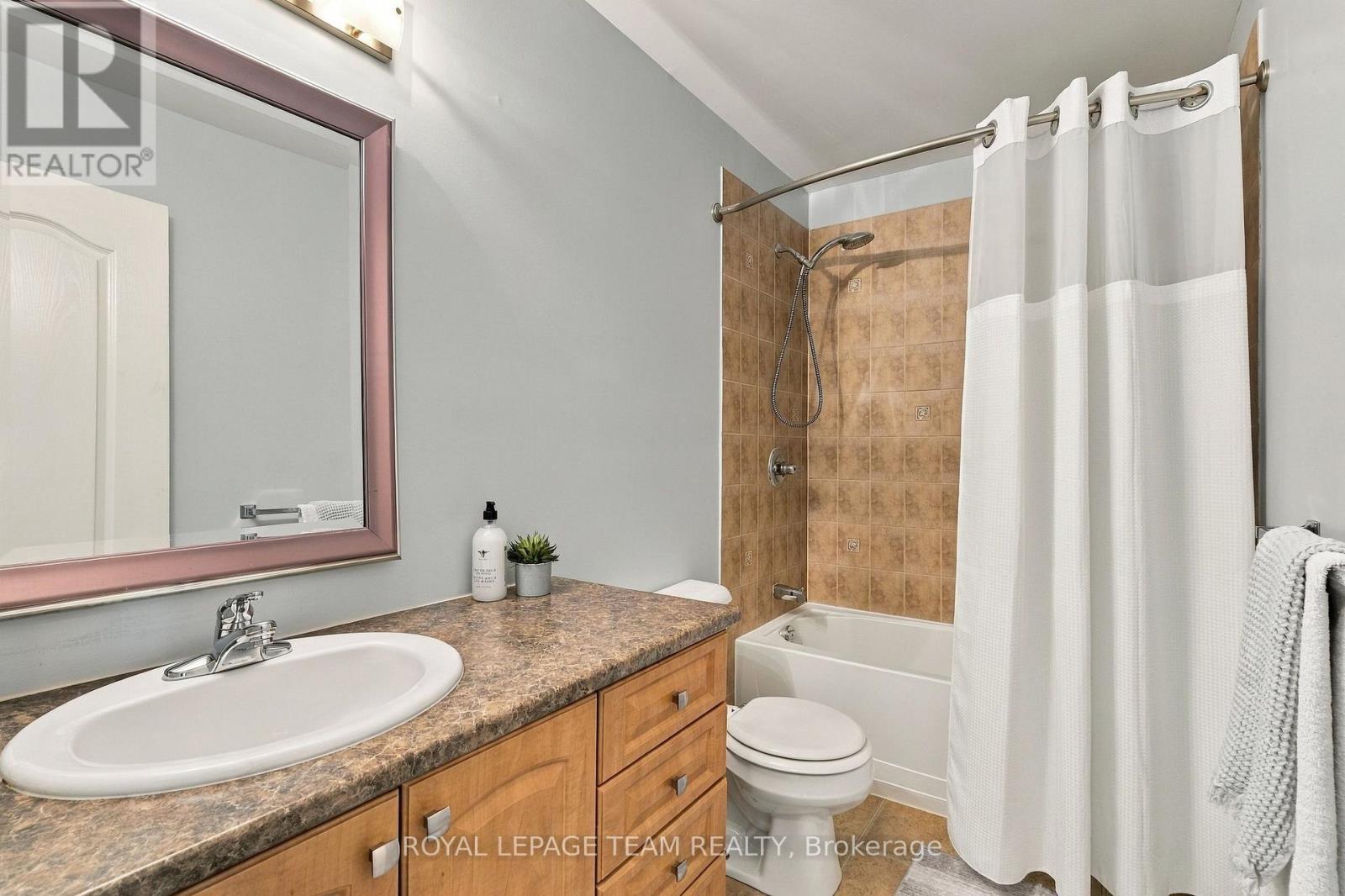 216 Sorento Street, Ottawa, ON