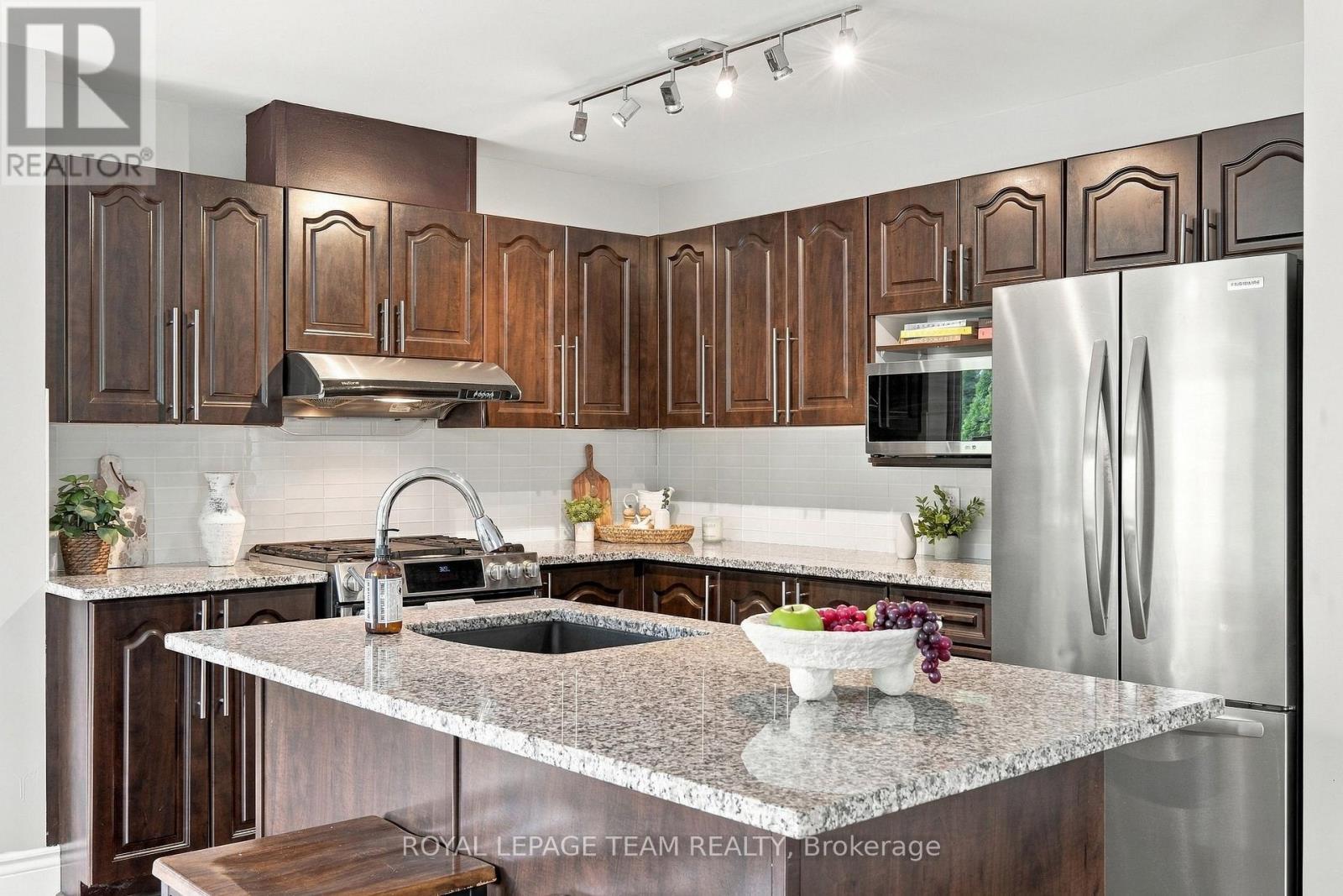 216 Sorento Street, Ottawa, ON