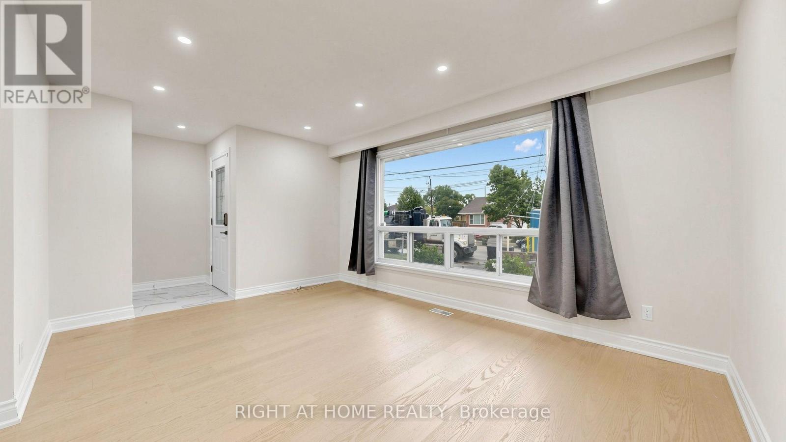 76 Fenside Drive, Toronto, ON