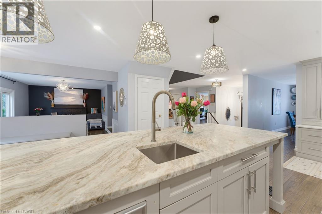 28 Seymour Drive, Ancaster, ON
