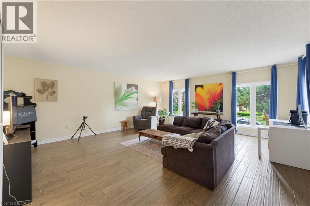 28 Seymour Drive, Ancaster, ON