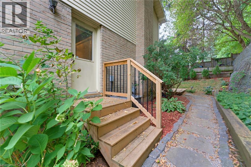 28 Seymour Drive, Ancaster, ON