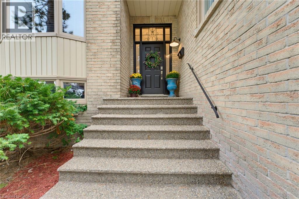 28 Seymour Drive, Ancaster, ON