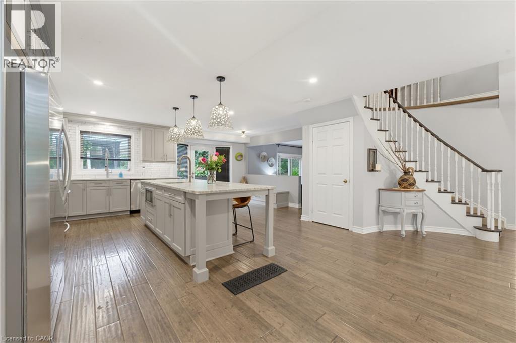 28 Seymour Drive, Ancaster, ON
