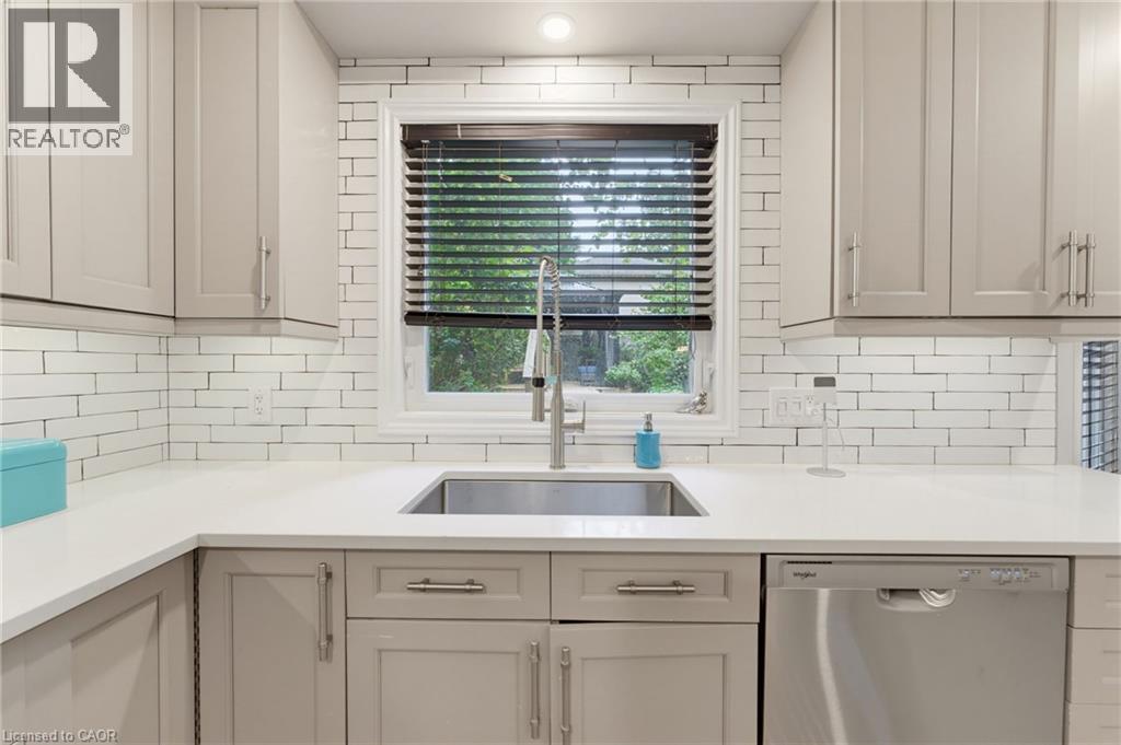 28 Seymour Drive, Ancaster, ON