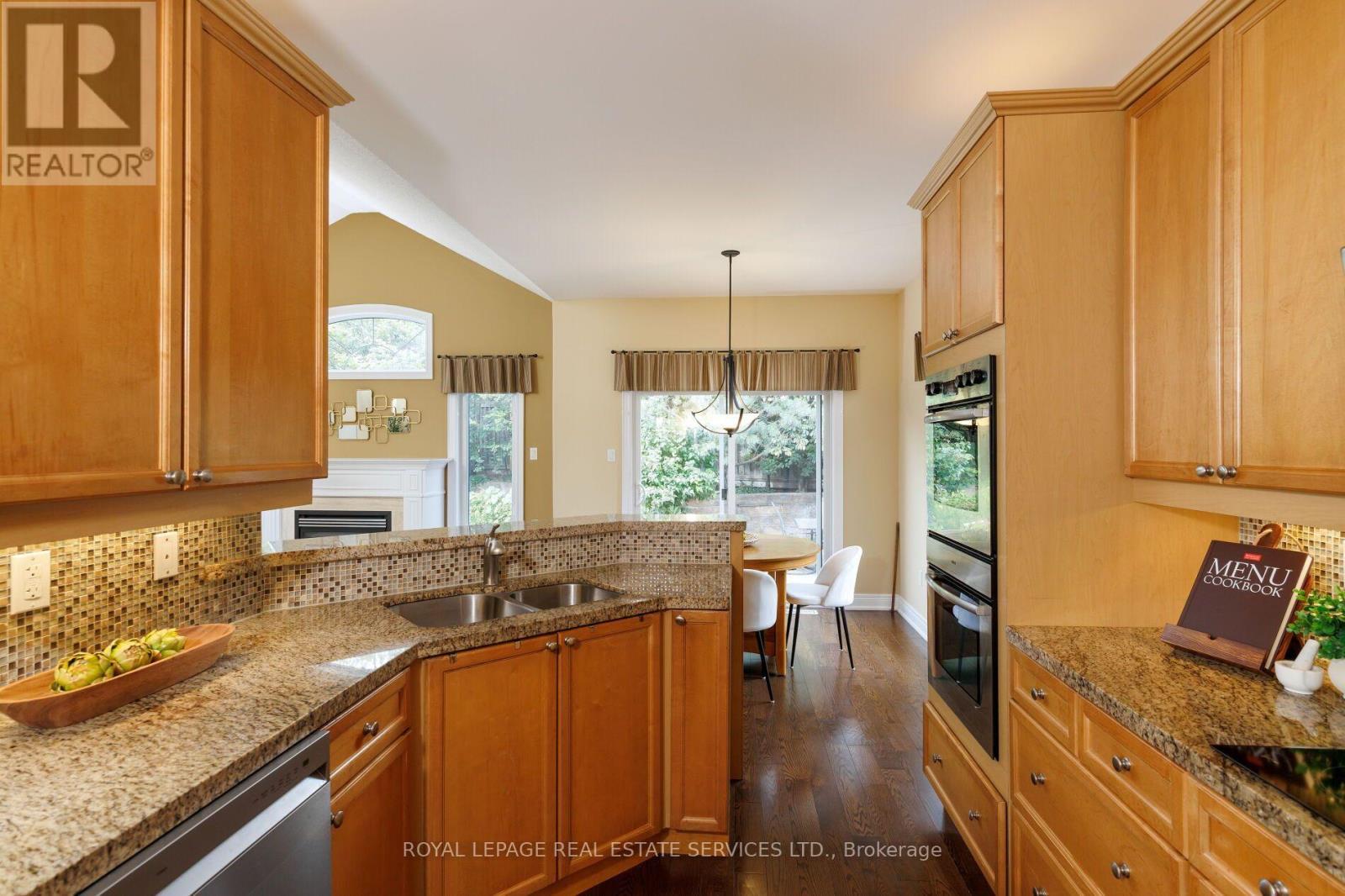2424 Tesla Crescent, Oakville, ON