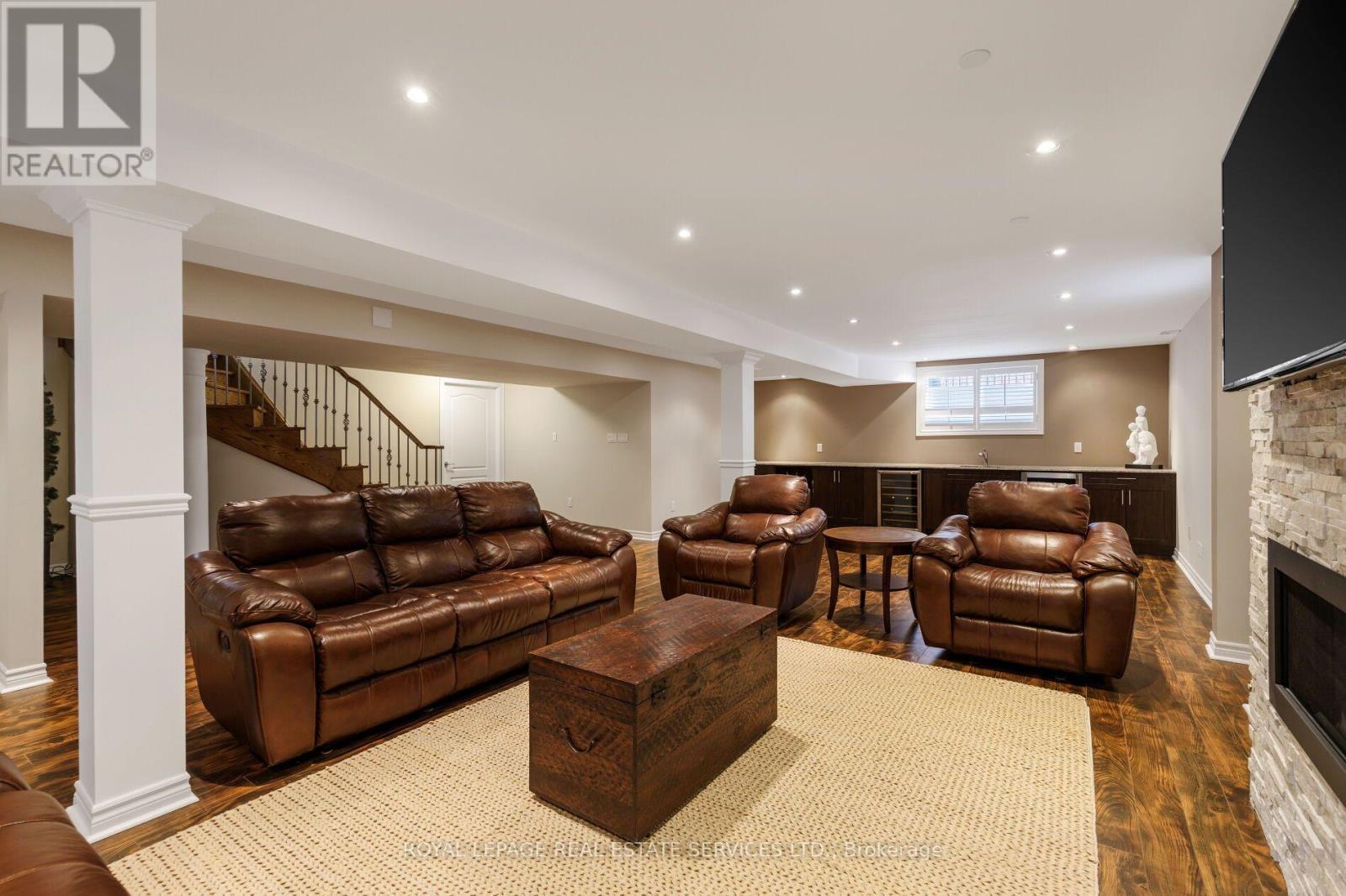 2424 Tesla Crescent, Oakville, ON