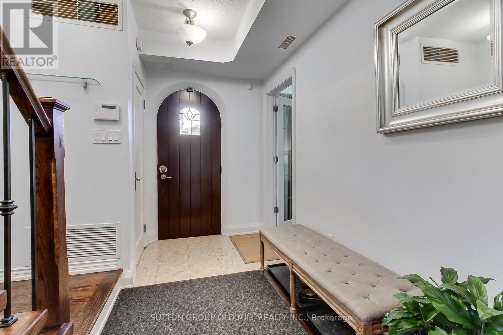 8 Lockheed Boulevard, Toronto, ON