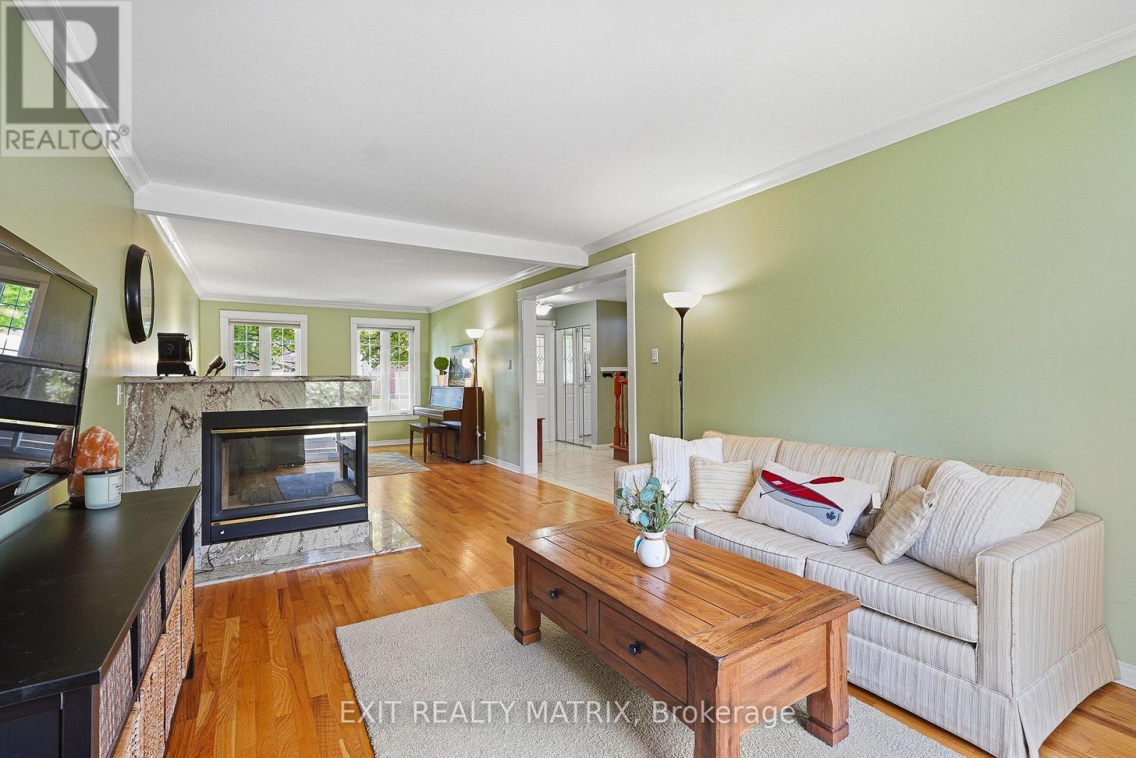 1886 Chaine Court, Ottawa, ON