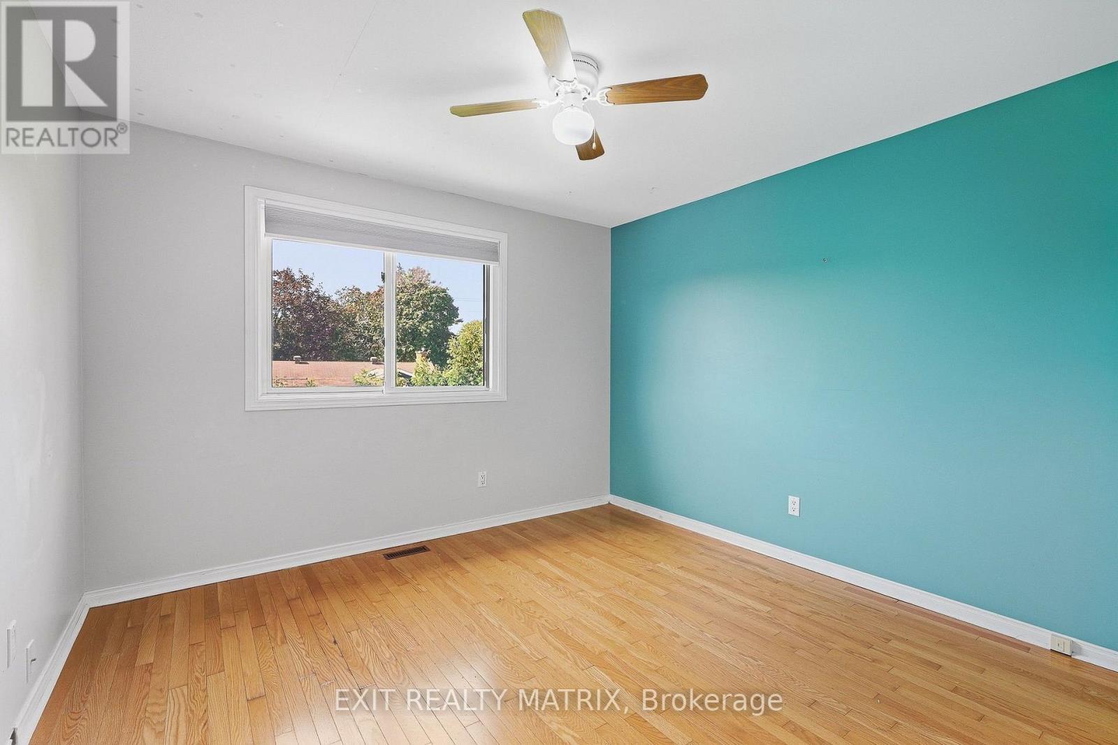 1886 Chaine Court, Ottawa, ON