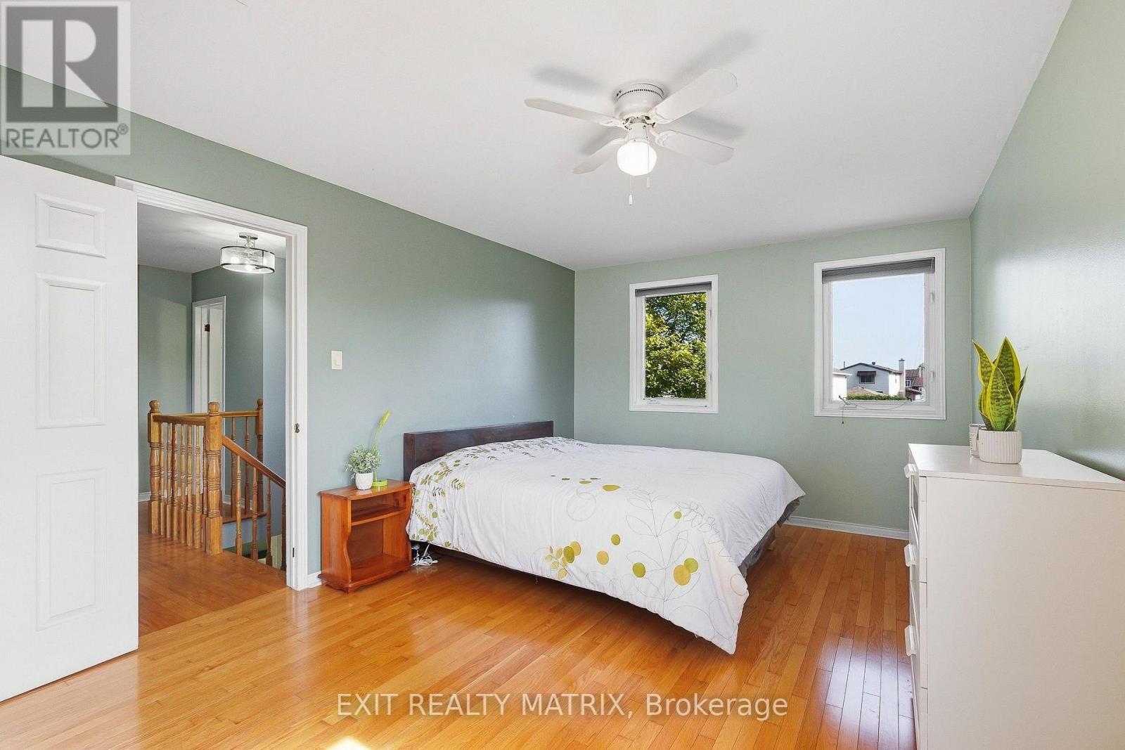 1886 Chaine Court, Ottawa, ON