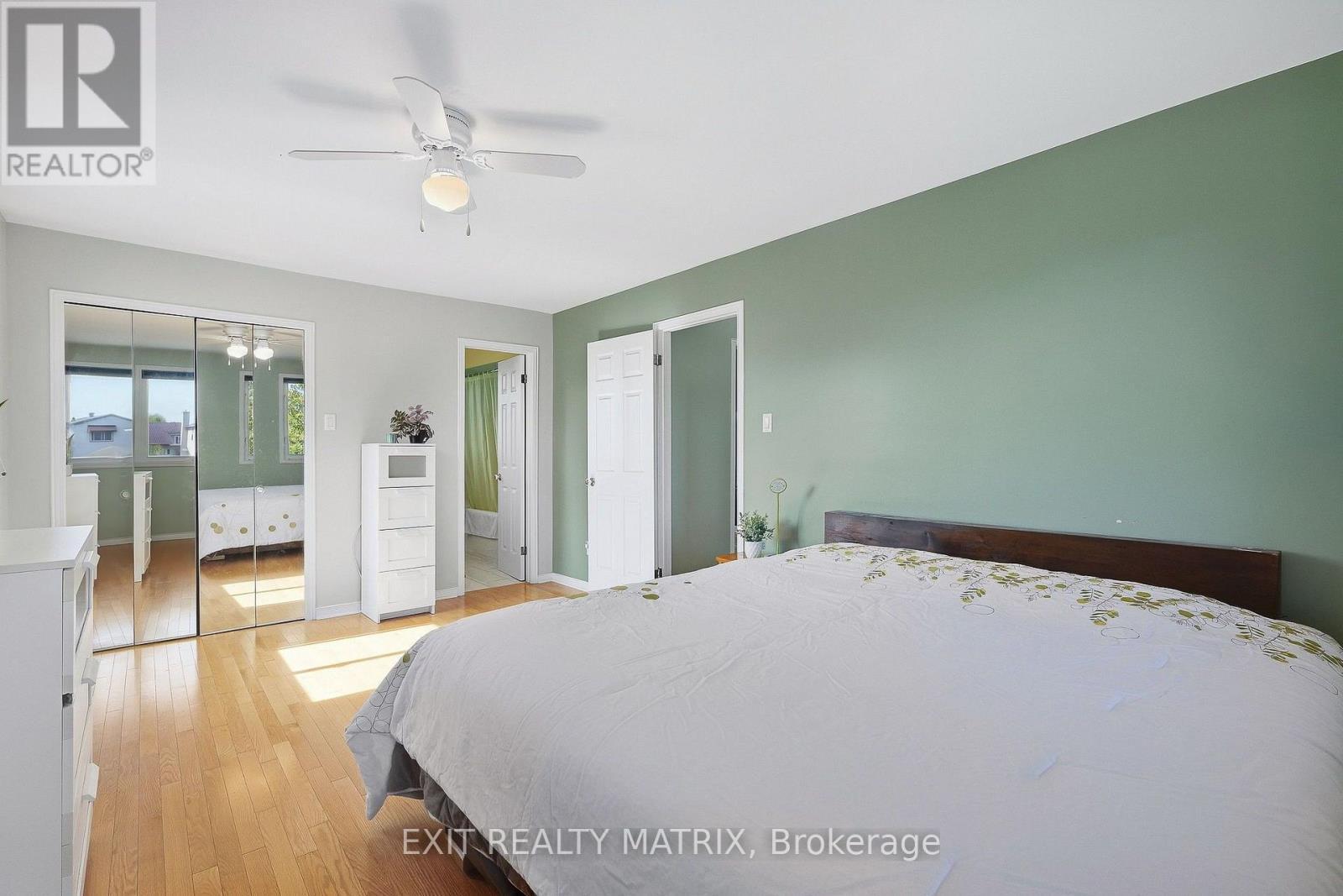 1886 Chaine Court, Ottawa, ON