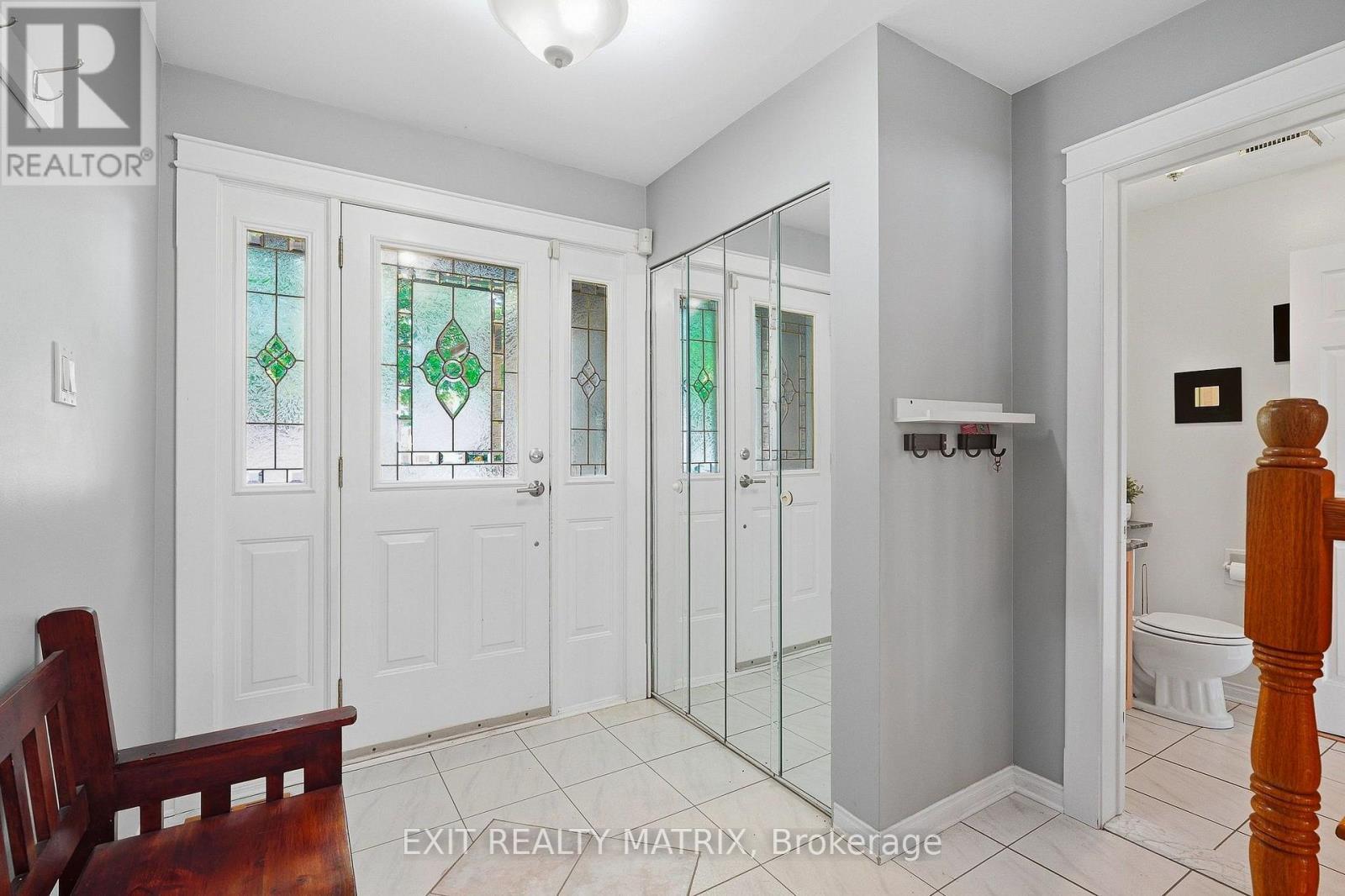 1886 Chaine Court, Ottawa, ON