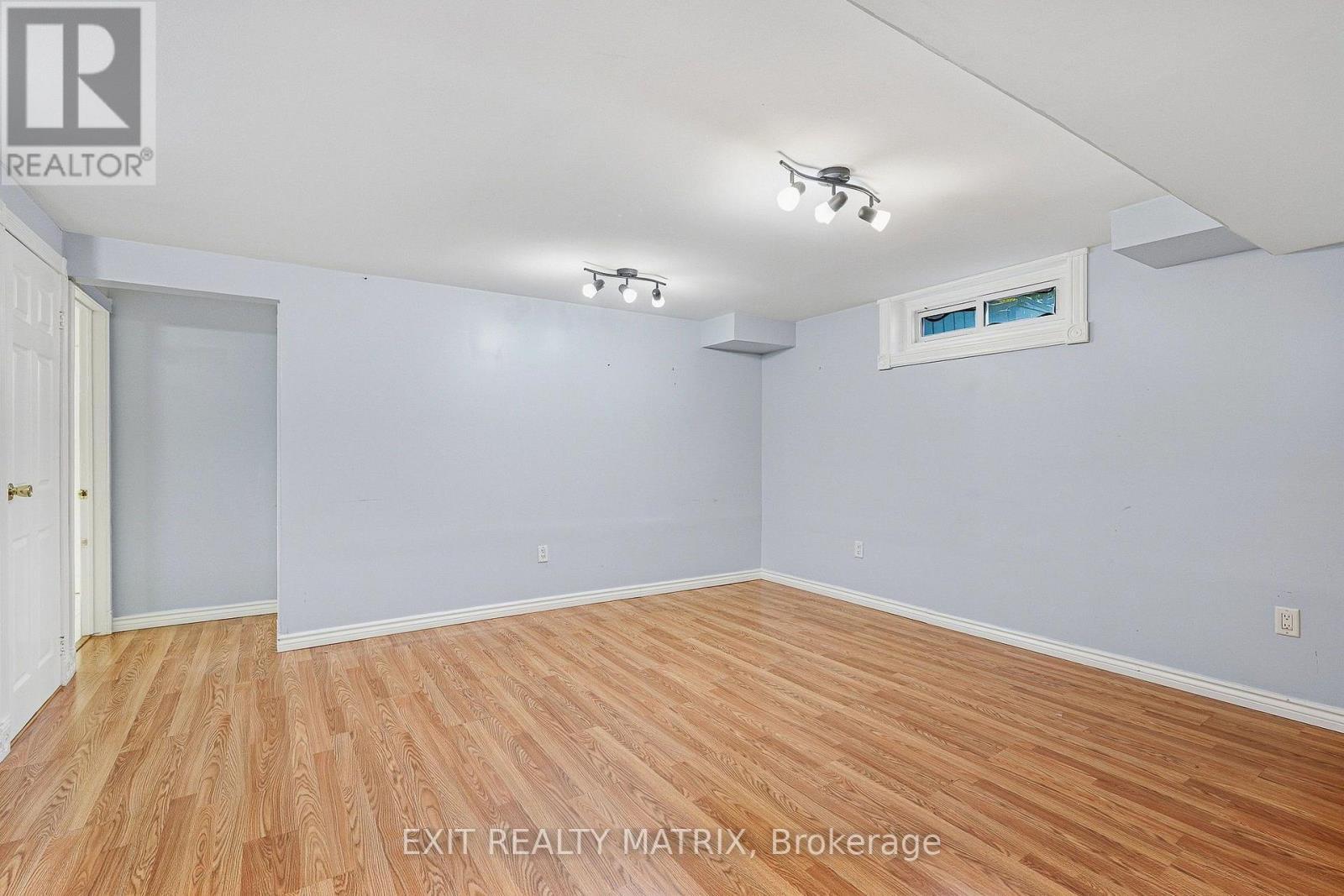 1886 Chaine Court, Ottawa, ON