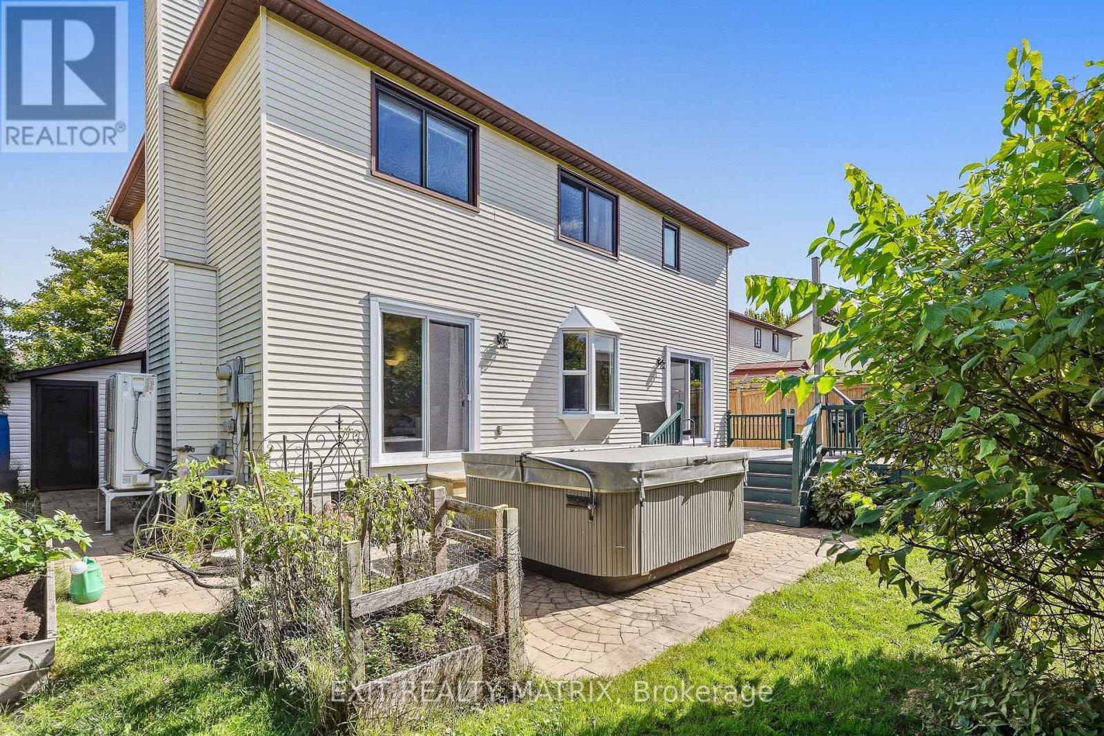 1886 Chaine Court, Ottawa, ON