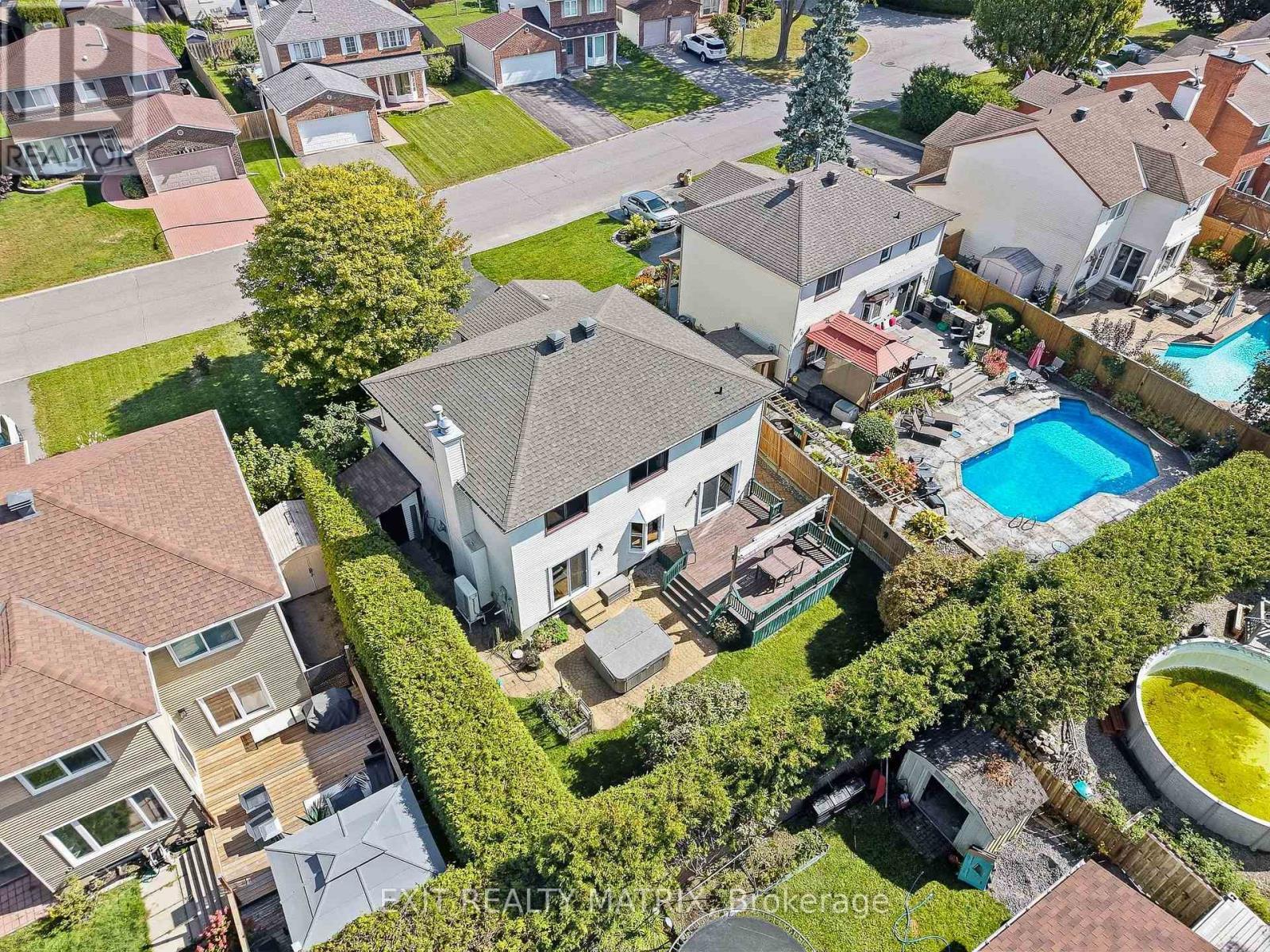 1886 Chaine Court, Ottawa, ON