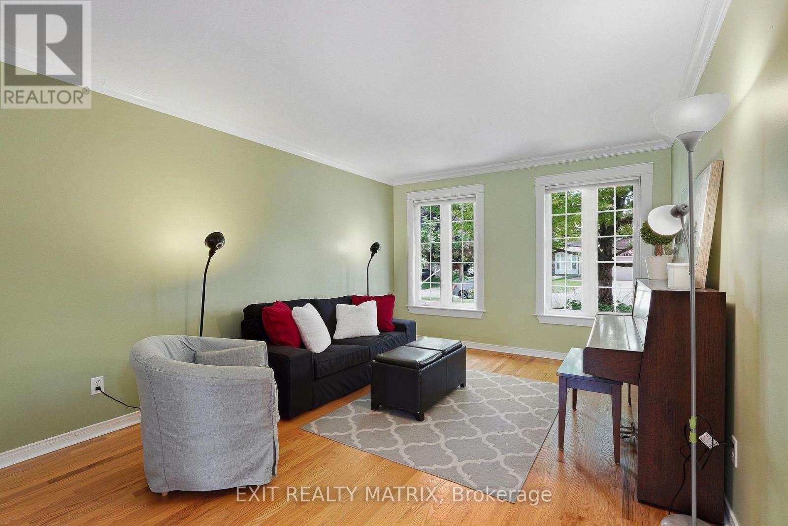 1886 Chaine Court, Ottawa, ON