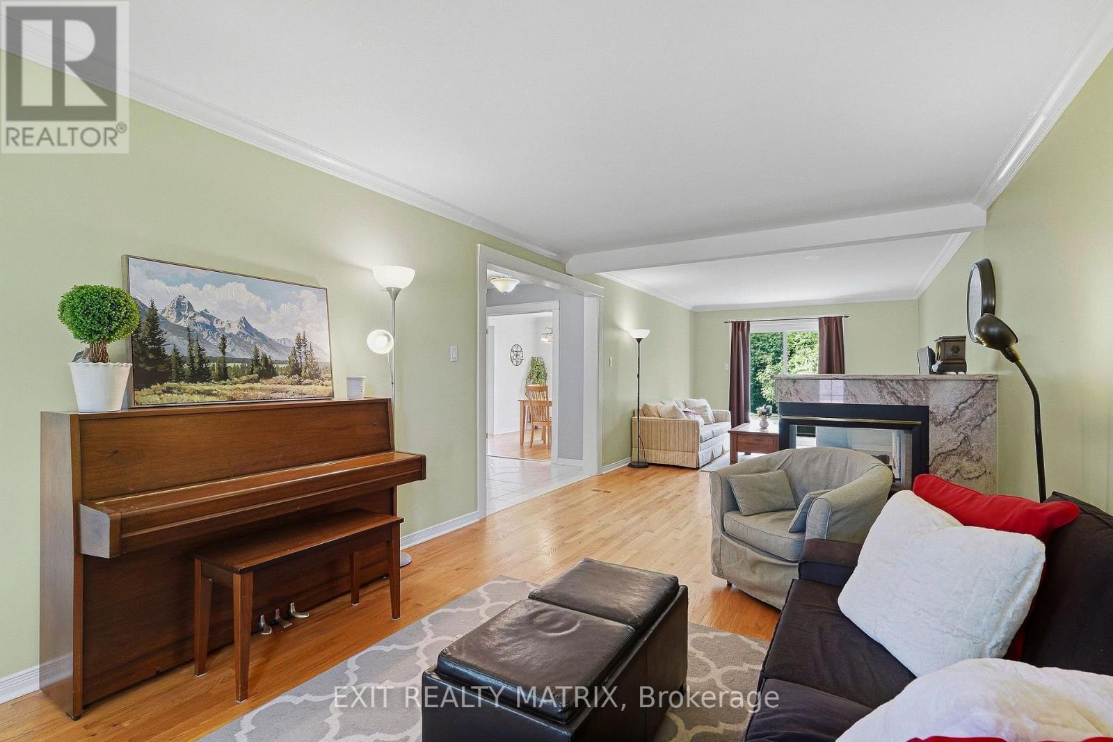 1886 Chaine Court, Ottawa, ON