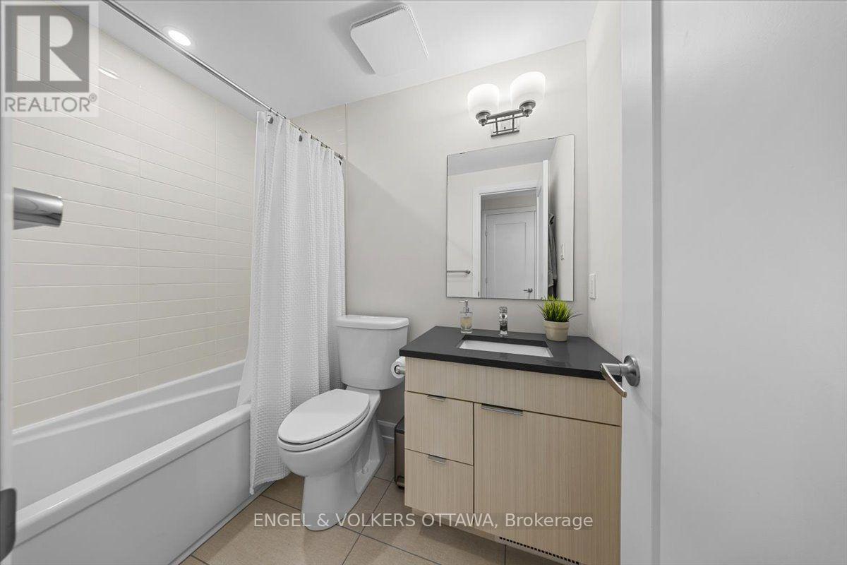 523 De Mazenod Avenue, Ottawa, ON