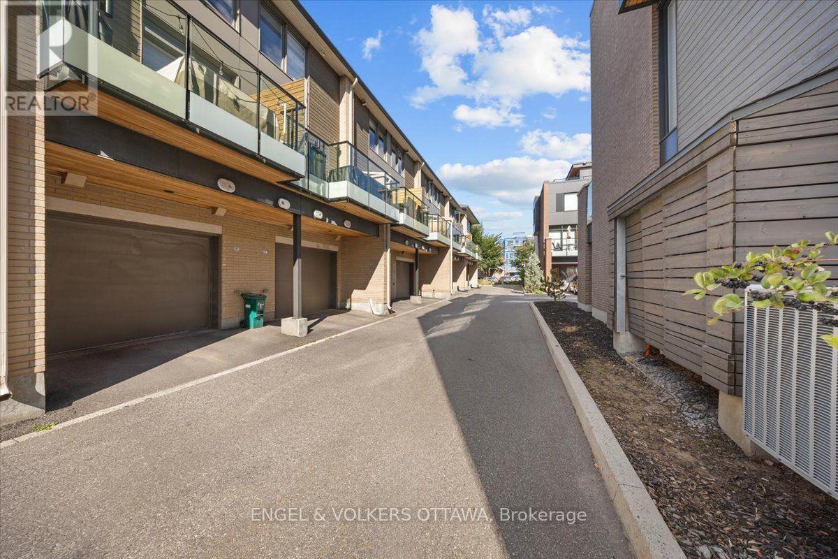 523 De Mazenod Avenue, Ottawa, ON