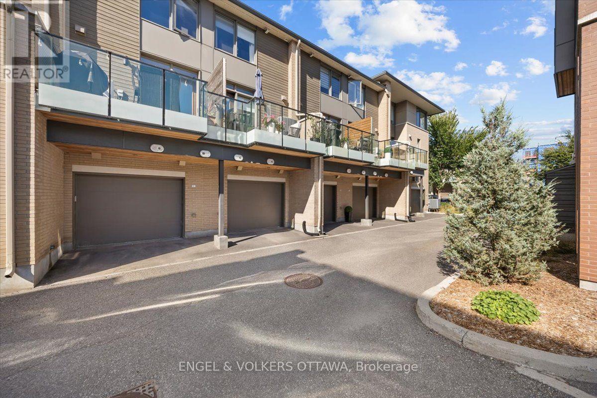 523 De Mazenod Avenue, Ottawa, ON