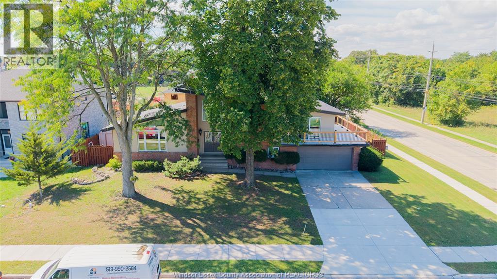 2405 Roxborough Boulevard, Windsor, ON