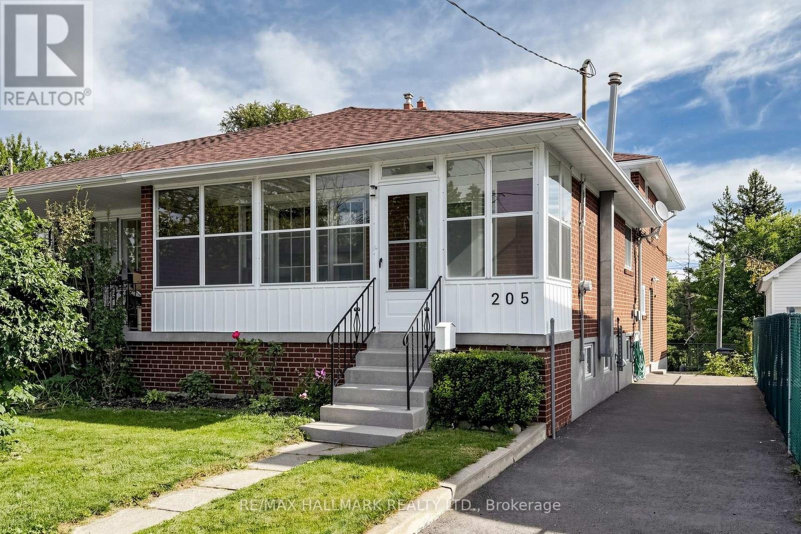 205 Vauxhall Drive, Toronto, ON