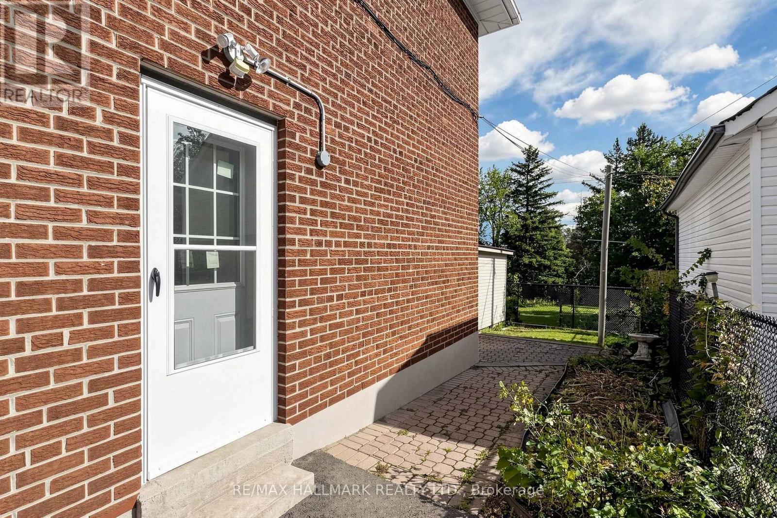 205 Vauxhall Drive, Toronto, ON