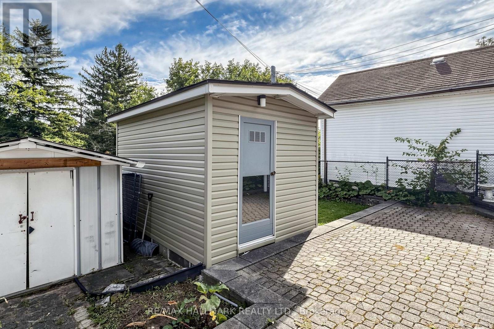 205 Vauxhall Drive, Toronto, ON