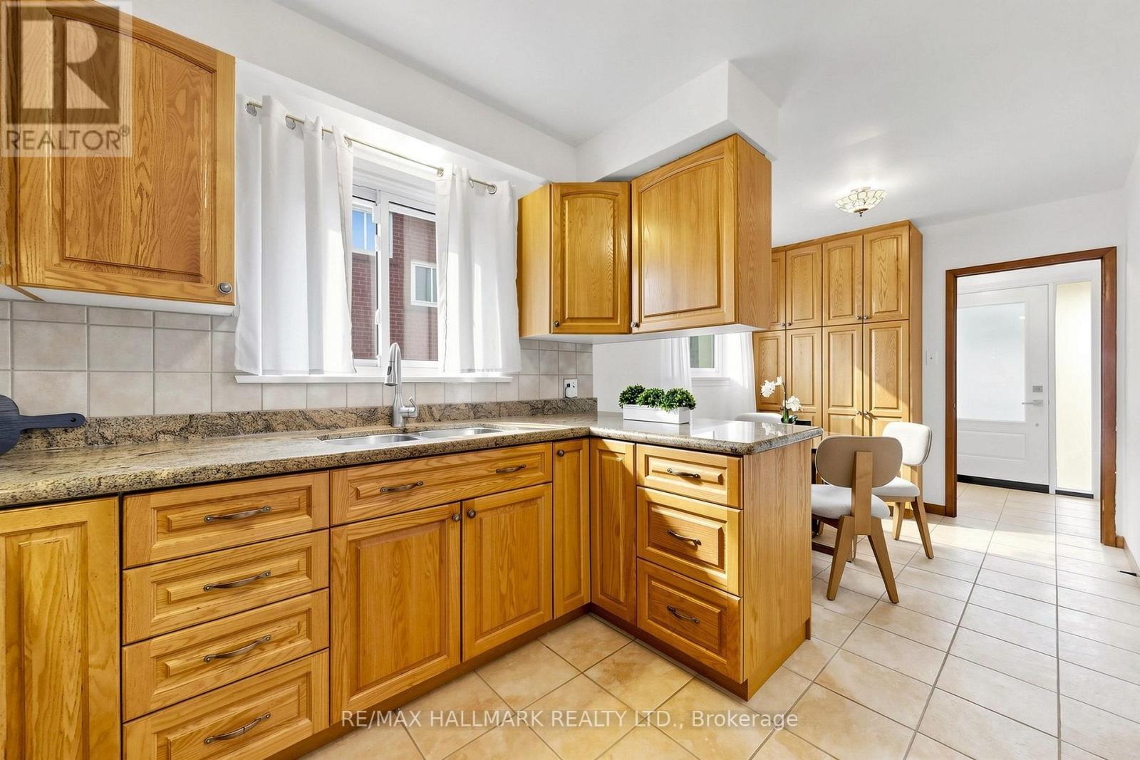 205 Vauxhall Drive, Toronto, ON