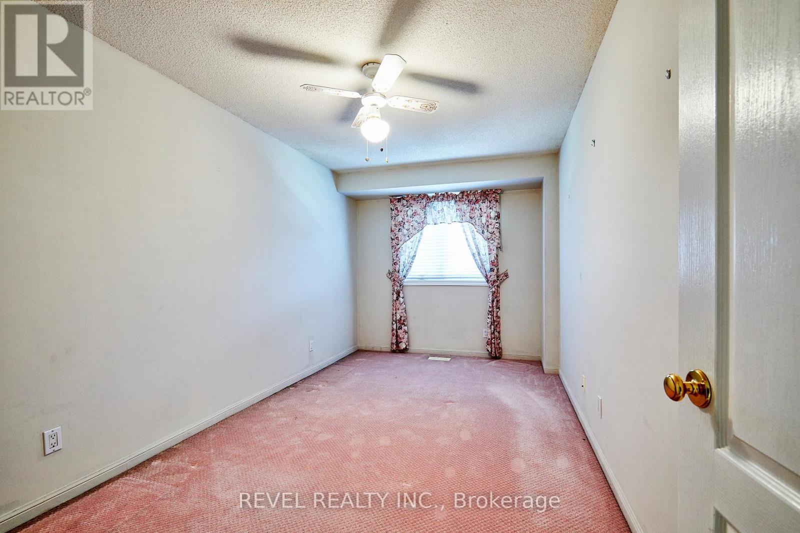 411 - 1400 The Esplanade N, Pickering, ON