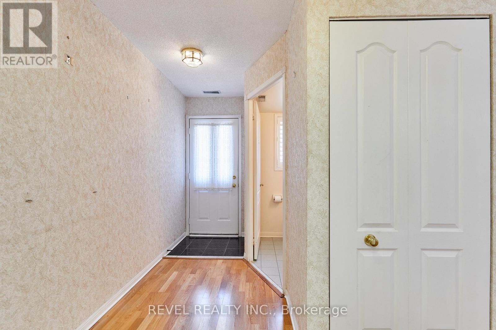 411 - 1400 The Esplanade N, Pickering, ON