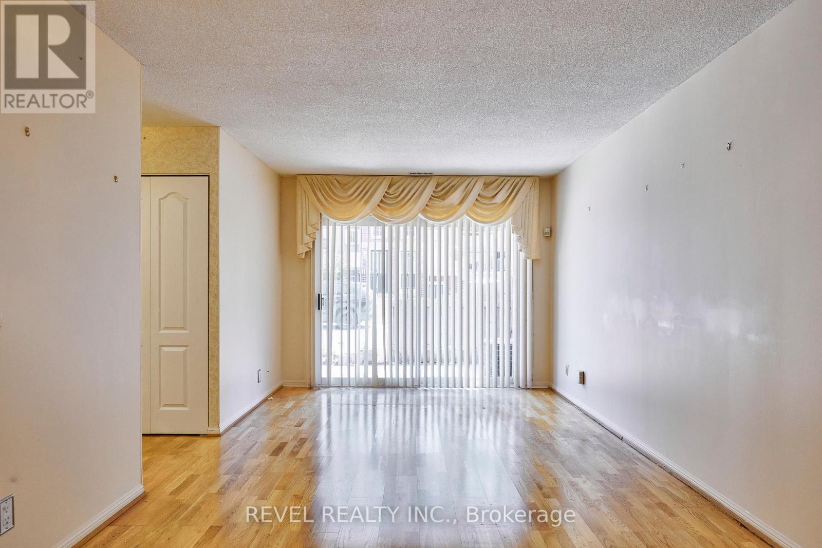 411 - 1400 The Esplanade N, Pickering, ON