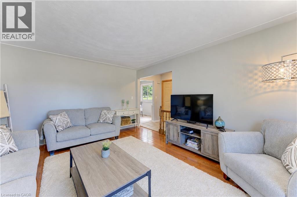 31 Grosbeak Road, Elmira, ON