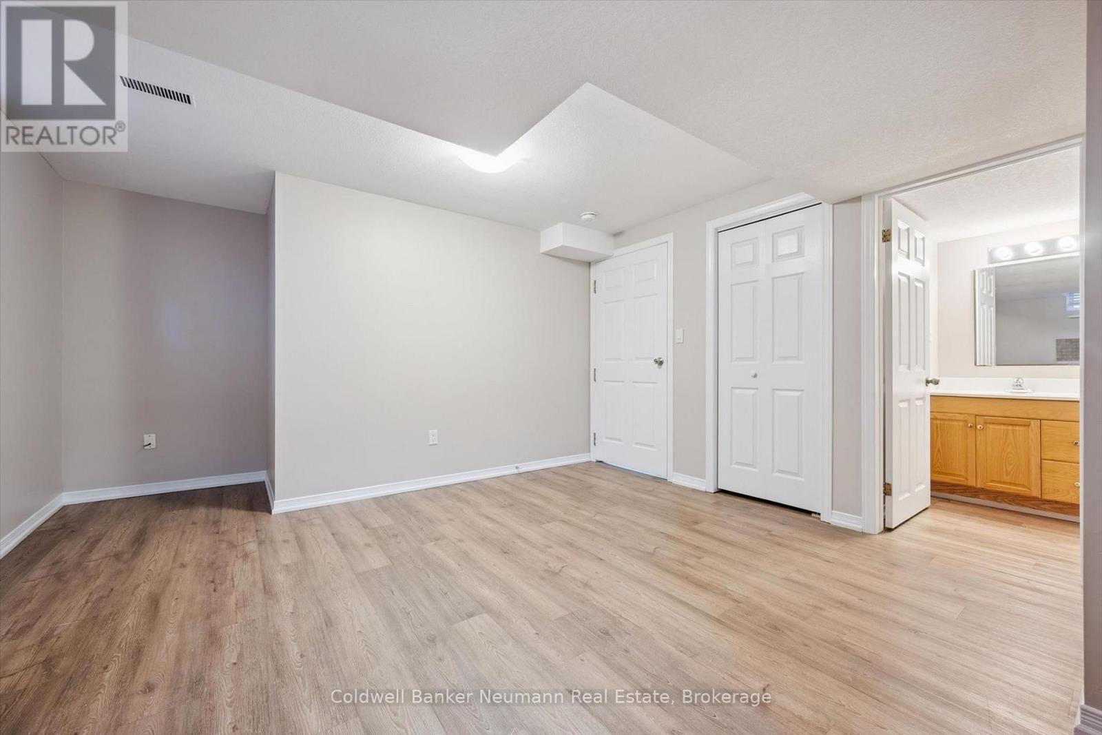 235 Deerpath Drive, Guelph (Willow West/Sugarbush/West Acres), ON