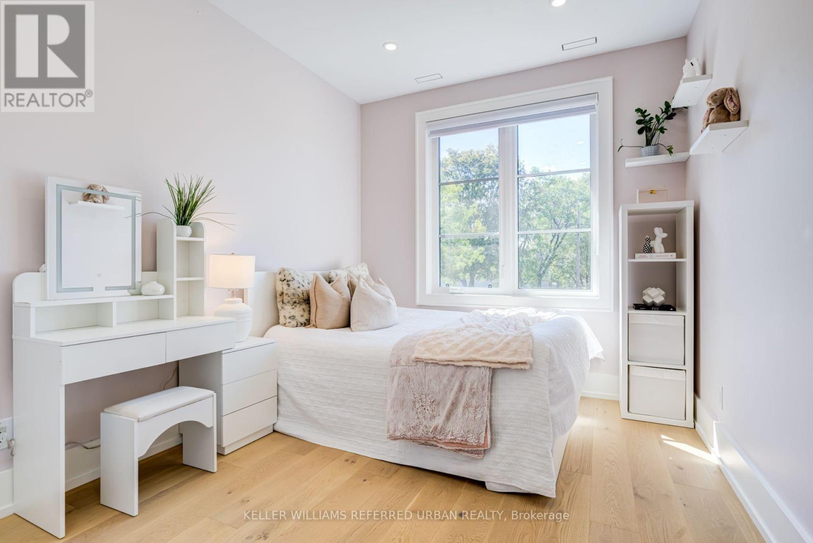 5 Bradbury Crescent, Toronto, ON