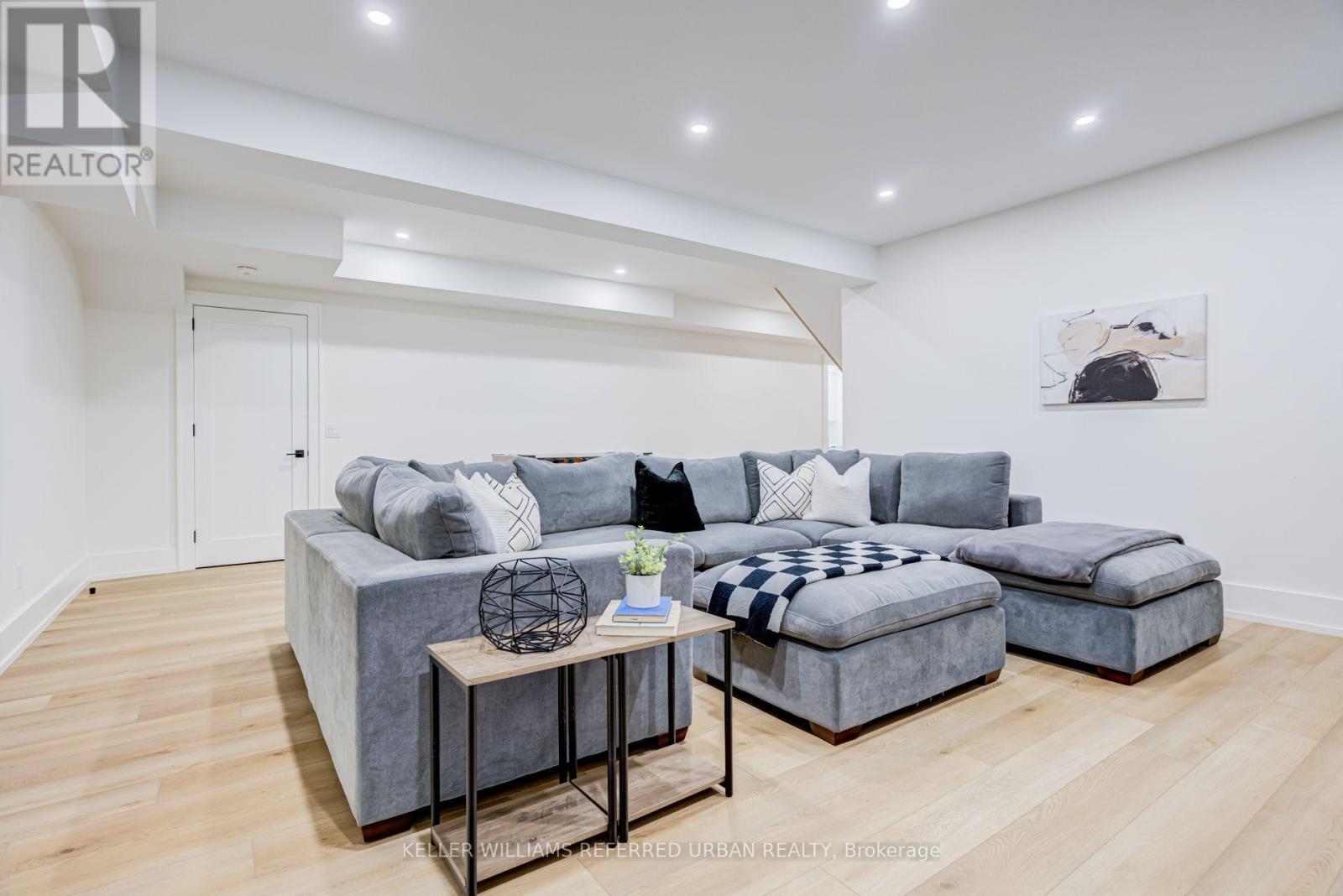 5 Bradbury Crescent, Toronto, ON