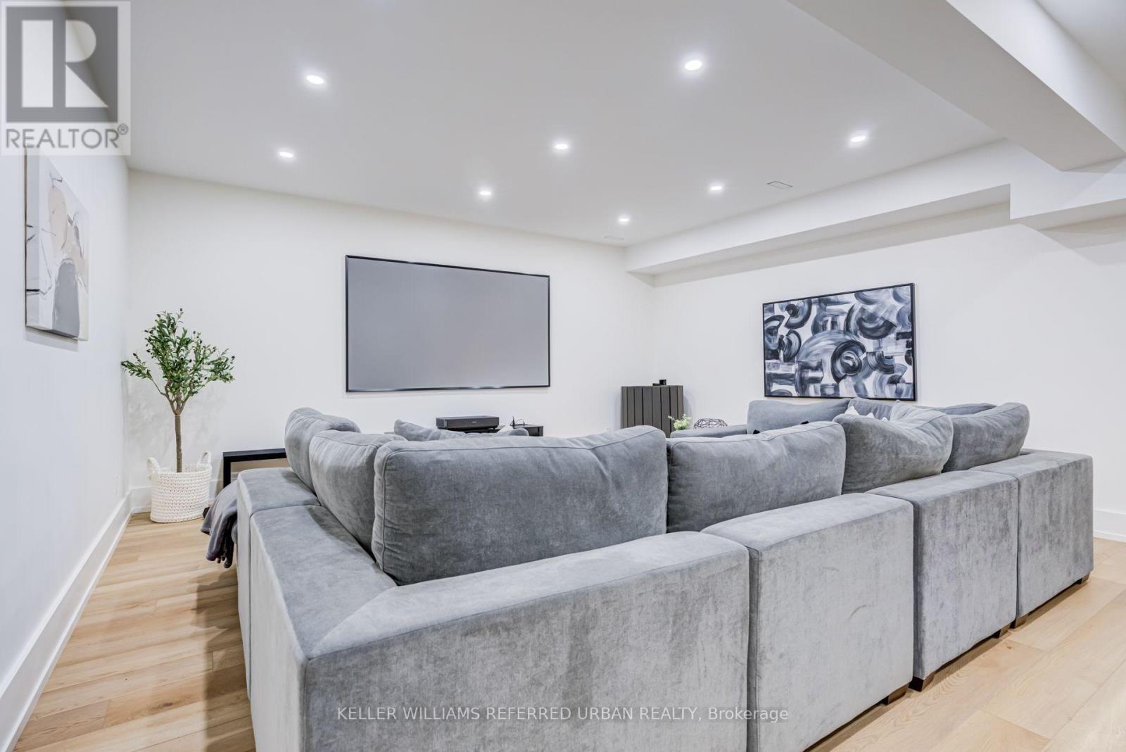 5 Bradbury Crescent, Toronto, ON