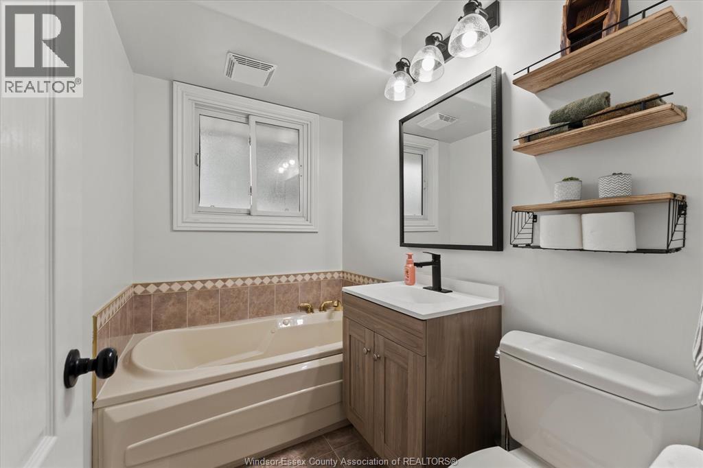 3425 Roxborough Boulevard, Windsor, ON