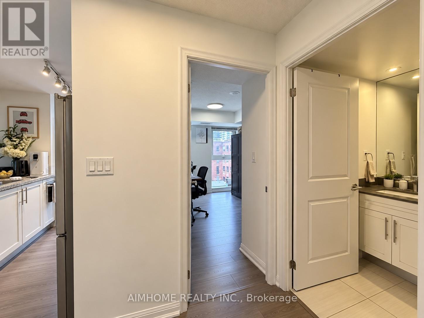 706 - 400 Adelaide Street E, Toronto, ON