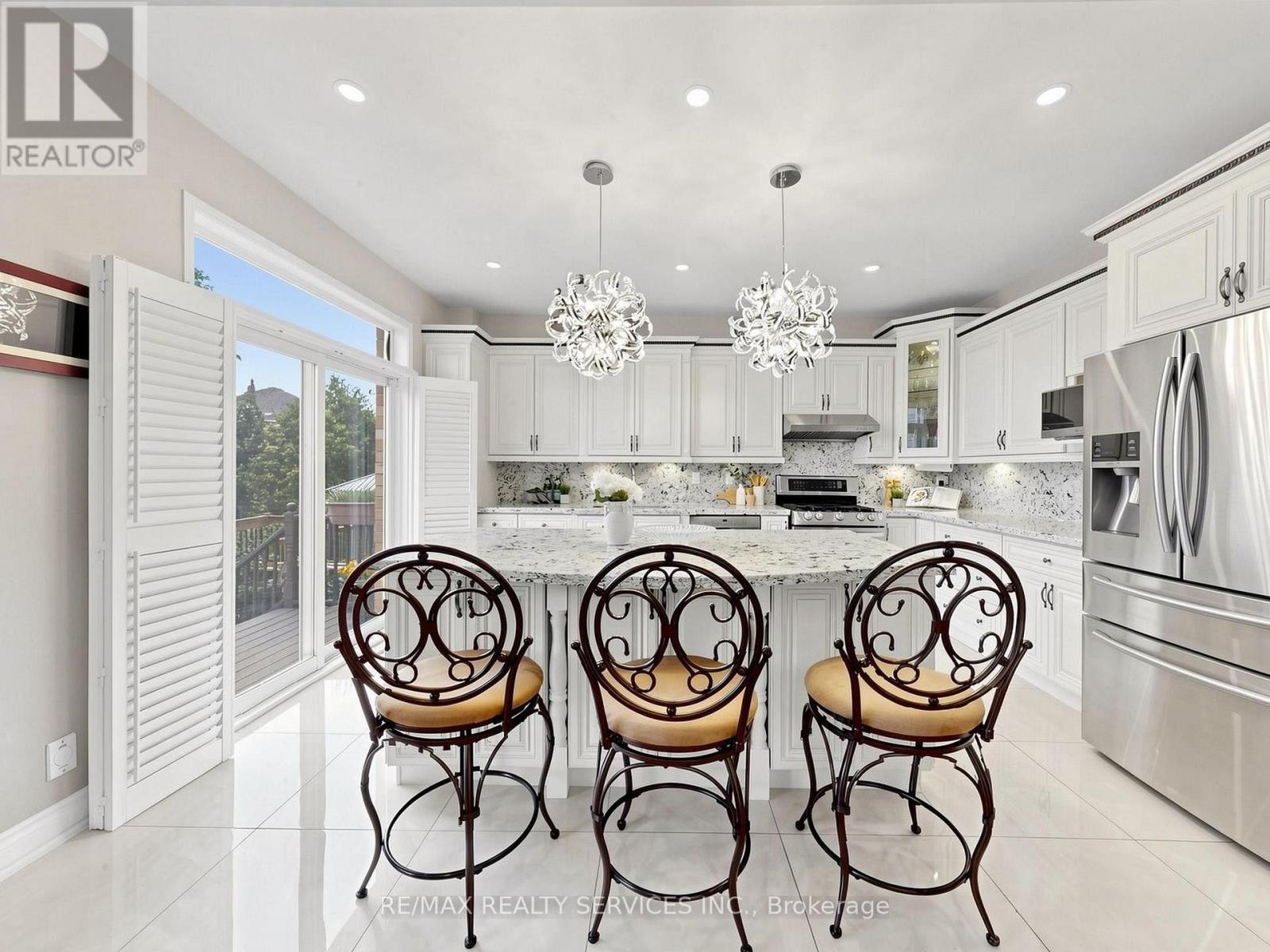 Upgraded chef's kitchen - 127 Russell Jarvis Drive, Markham, ON