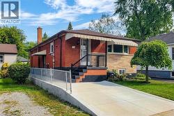 137 EAST 16TH Street Hamilton, ON L9A 4J4
