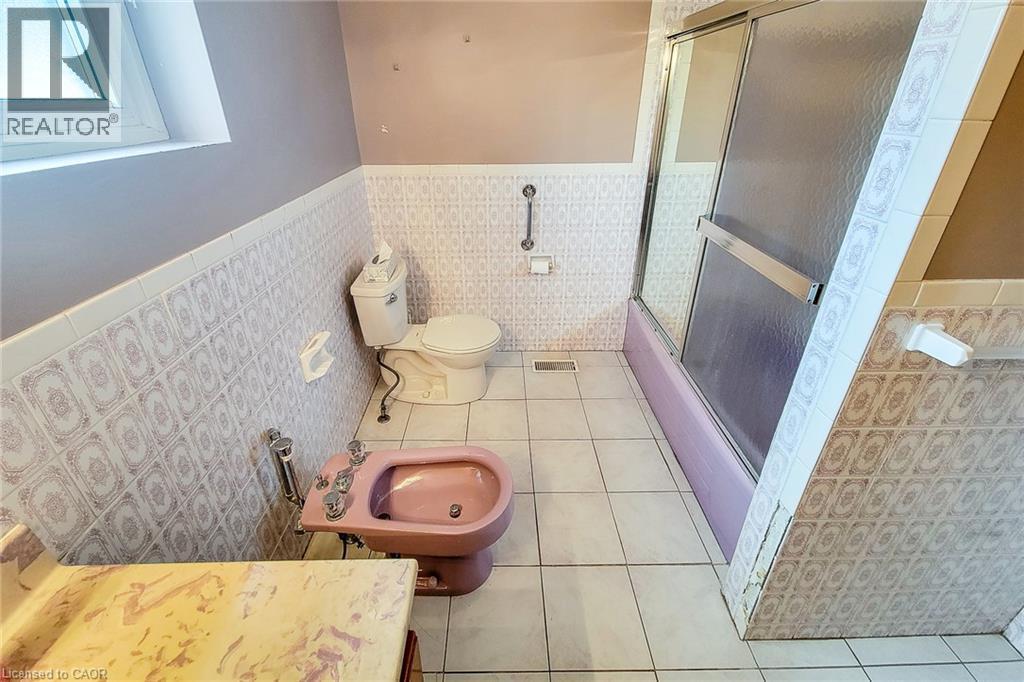 137 East 16Th Street, Hamilton, ON