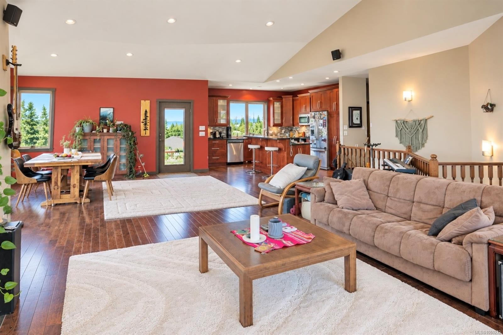 850 Lorne White Pl, Ucluelet, BC