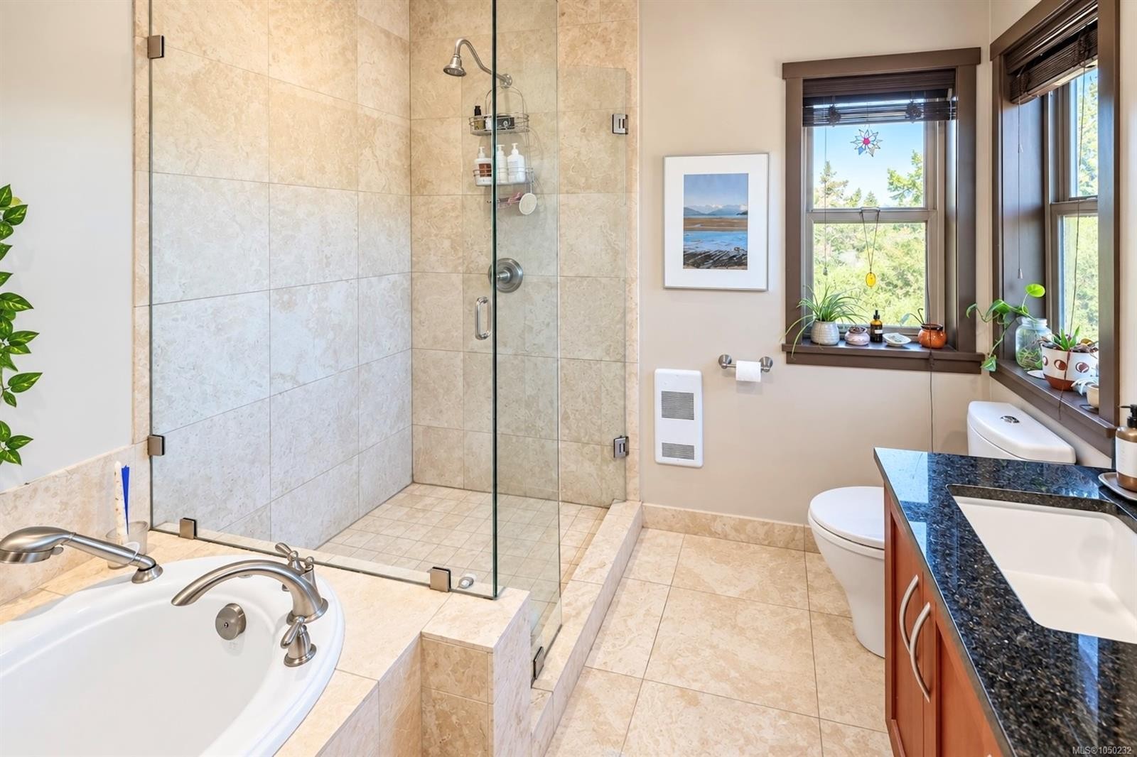 850 Lorne White Pl, Ucluelet, BC