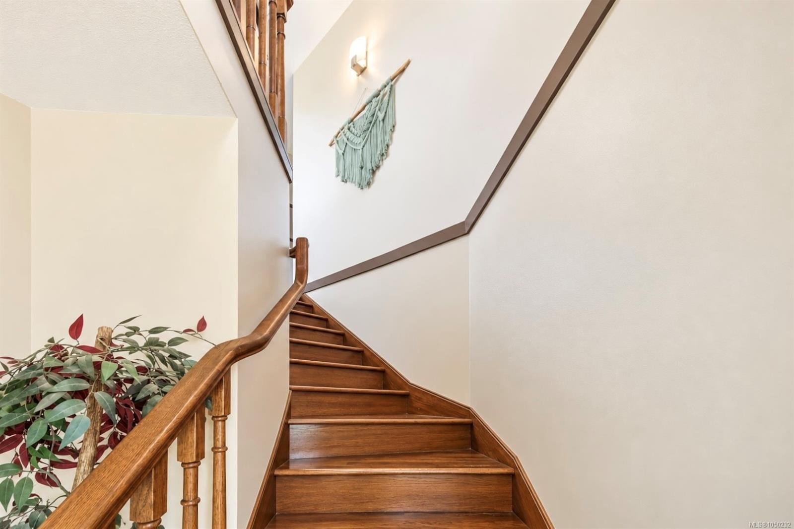 850 Lorne White Pl, Ucluelet, BC