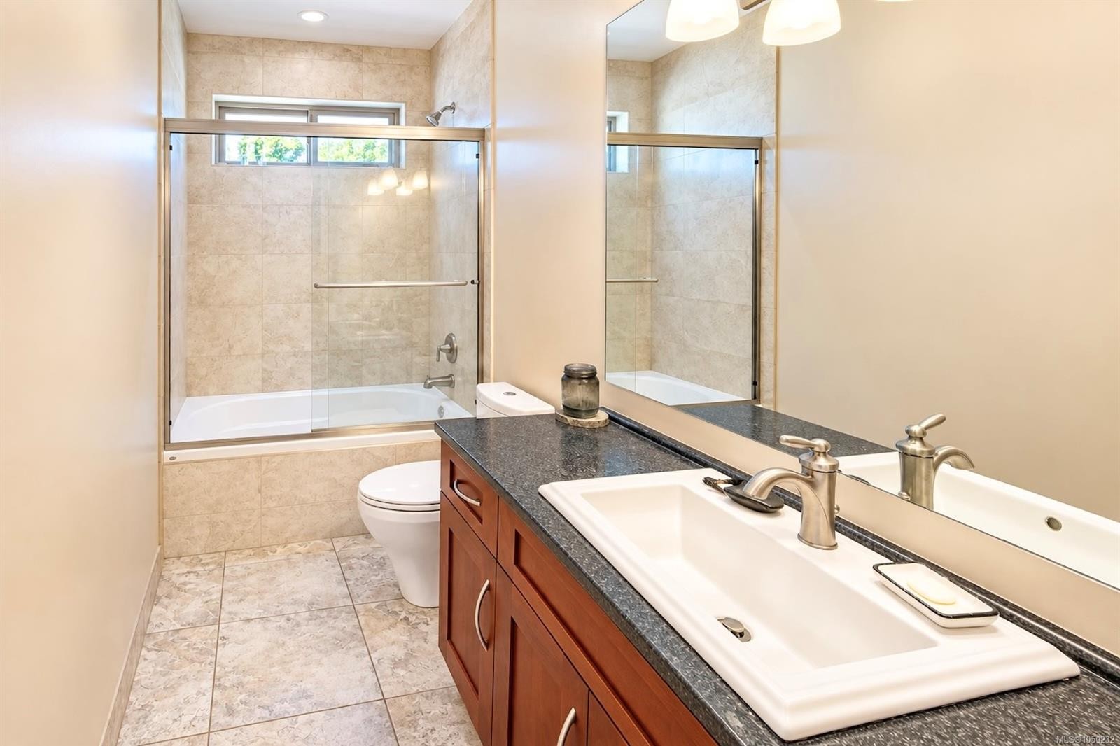 850 Lorne White Pl, Ucluelet, BC