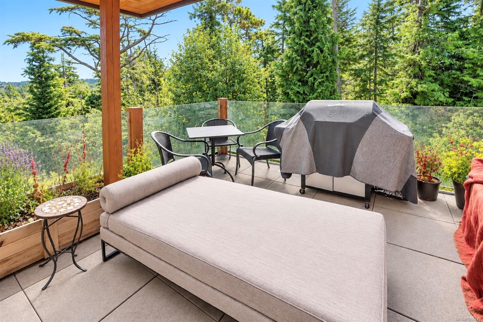 850 Lorne White Pl, Ucluelet, BC