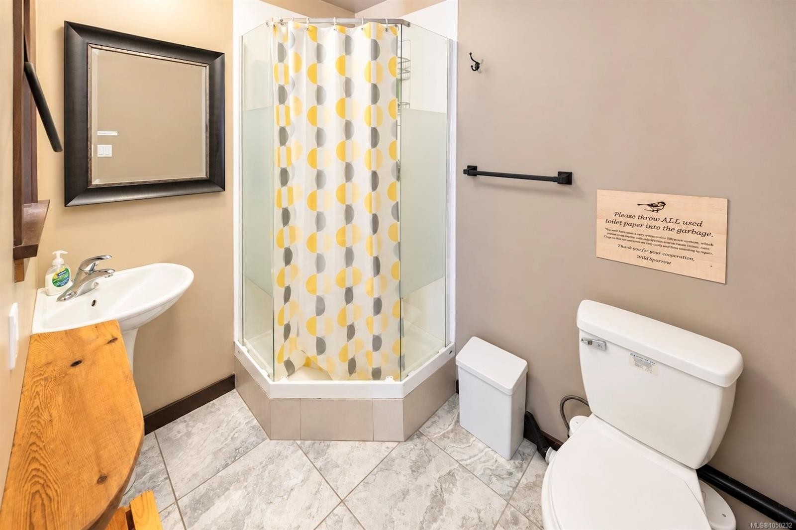 850 Lorne White Pl, Ucluelet, BC